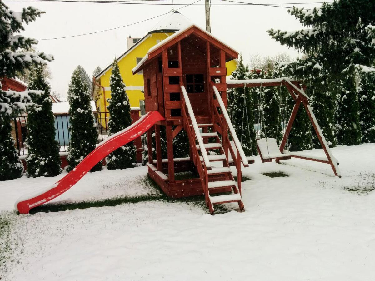 Boglarka Apartmanhaz Mezőkövesd Exterior foto